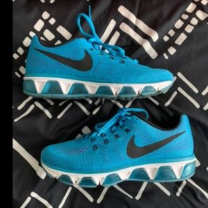 Nike Women’s Air Max Tailwind 8 Size 8